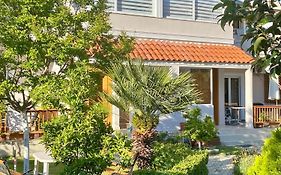 Vila M Vera Rooms With Kitchen And Apartments